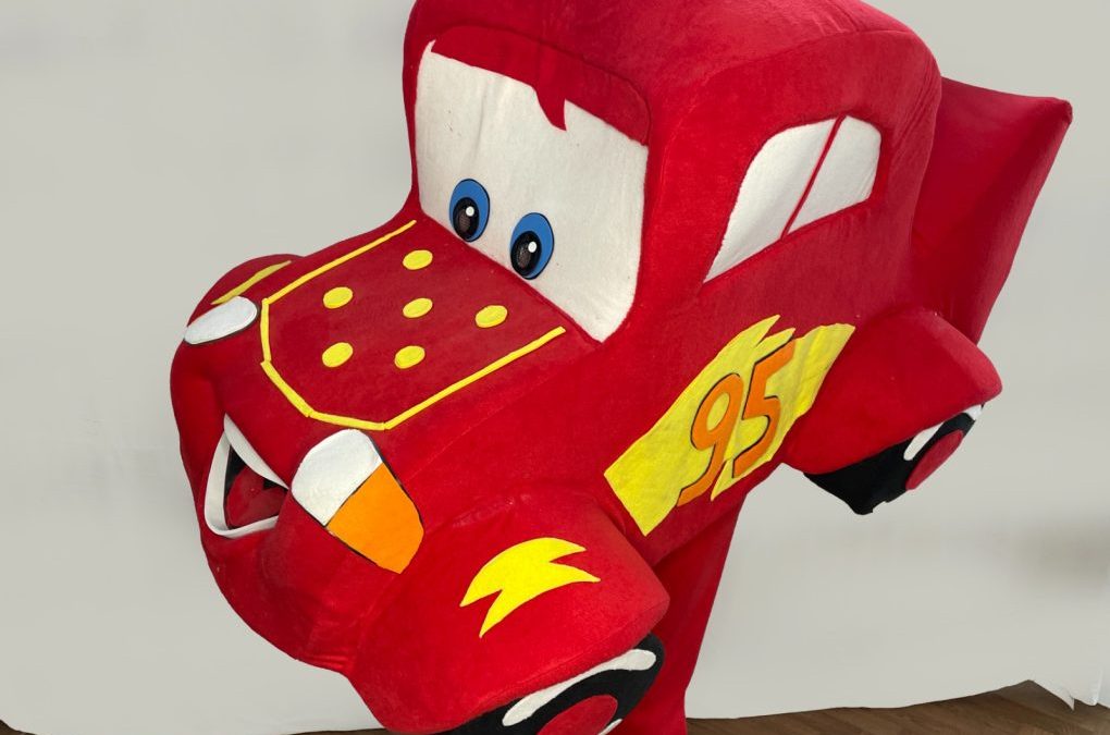 Fulger Mcqueen mascota petreceri Iasi