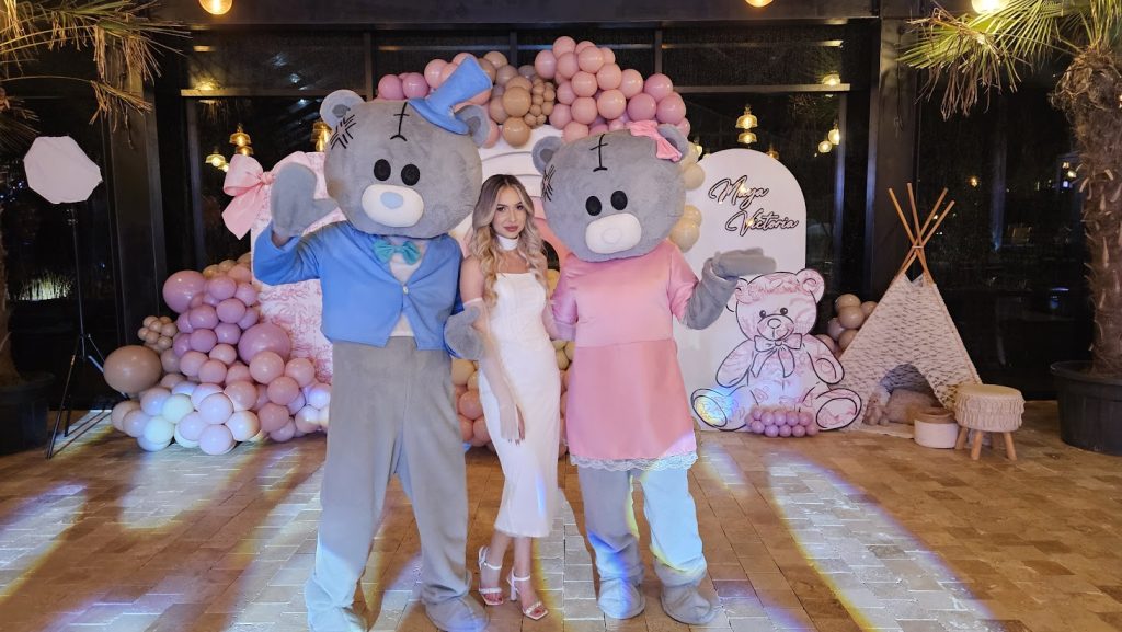 Cuplu ursuleti Teddy personaje petreceri Iasi