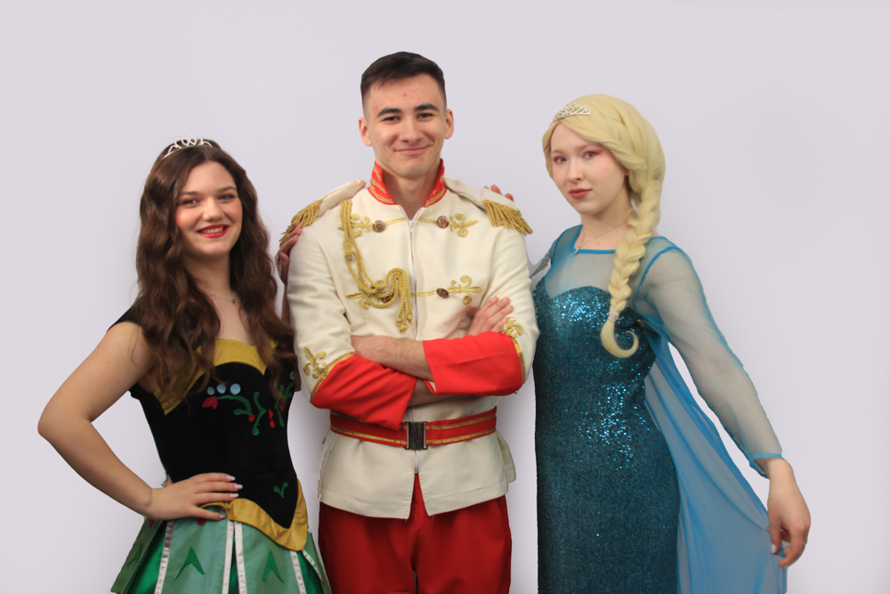 Elsa Ana Olaf personaje petreceri copii Iasi update 2023