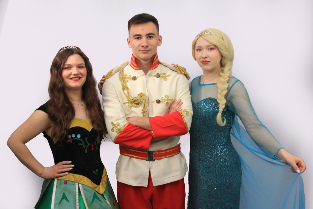 Ana Elsa si Printul personaje petreceri