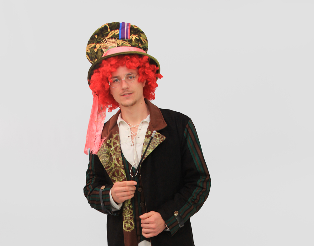 animator jobber personaj din alice in tara minunilor