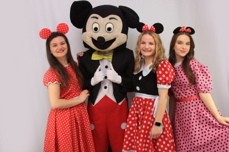Personaj Minnie Mouse petreceri copii Iasi