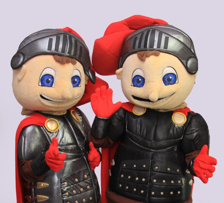 Soldati uriasi mascote copii Iasi