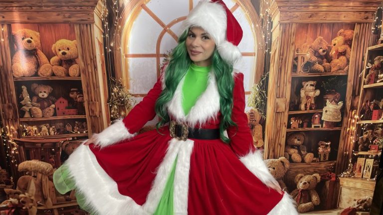 Costum Fata Grinch animatoare petreceri Iasi