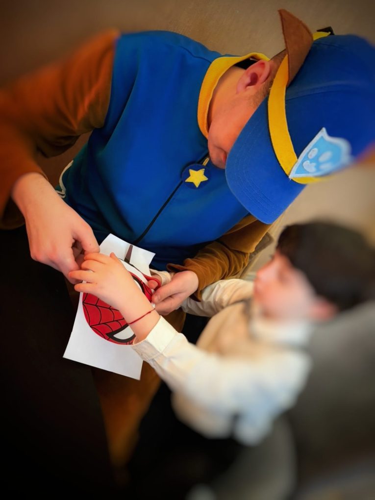 Animatori la nunta si animatori la botez in Iasi ateliere si activitati care tin copiii ocupati17