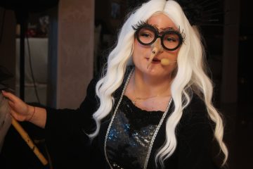Ursitoare costum tradițional pentru botez