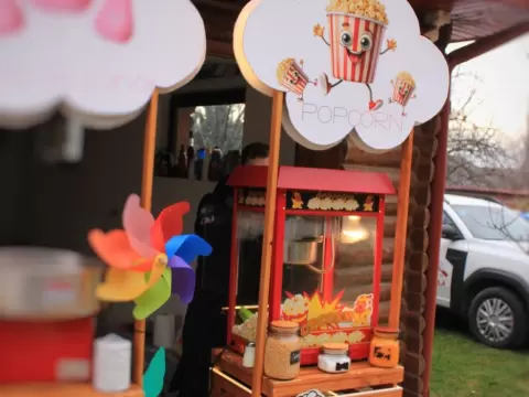 Standuri de popcorn și vată de zahăr Kids Mania